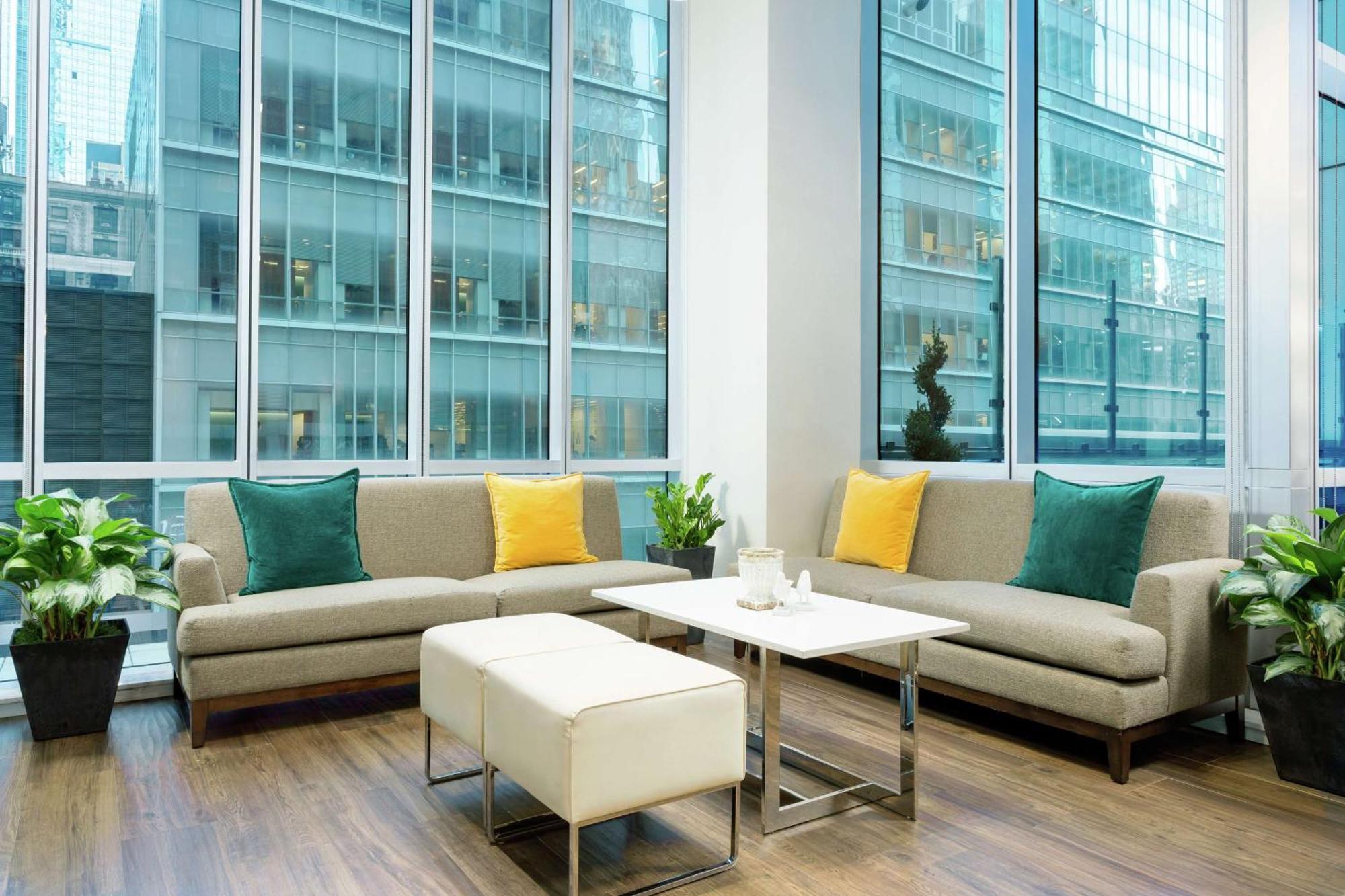 Hilton Garden Inn New York - Times Square Central Exterior photo